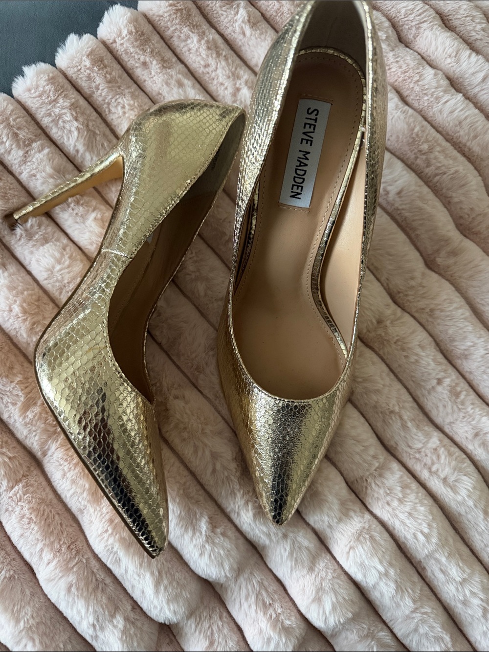 Steve Madden Metallic Gold Pointed Toe Pumps